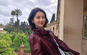 我在家里重看了《死亡笔记》，看到L死了就不想看了是怎么回事，觉得后面剧情开始降智了！ ​​​