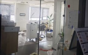 想做个美甲结果美甲店倒闭跑路了，我充了5000的卡起码还剩一半没用啊啊啊气死我啦！