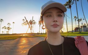 附一张海滩落日卫衣肩膀照😅😅 ​​​