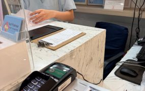 结果医生看了看说，你粉丝都中国的，我们泰国医院打广告也没用啊。😅😅